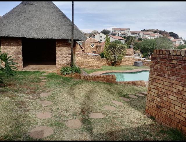 2 bed property to rent in WINCHESTER HILLS